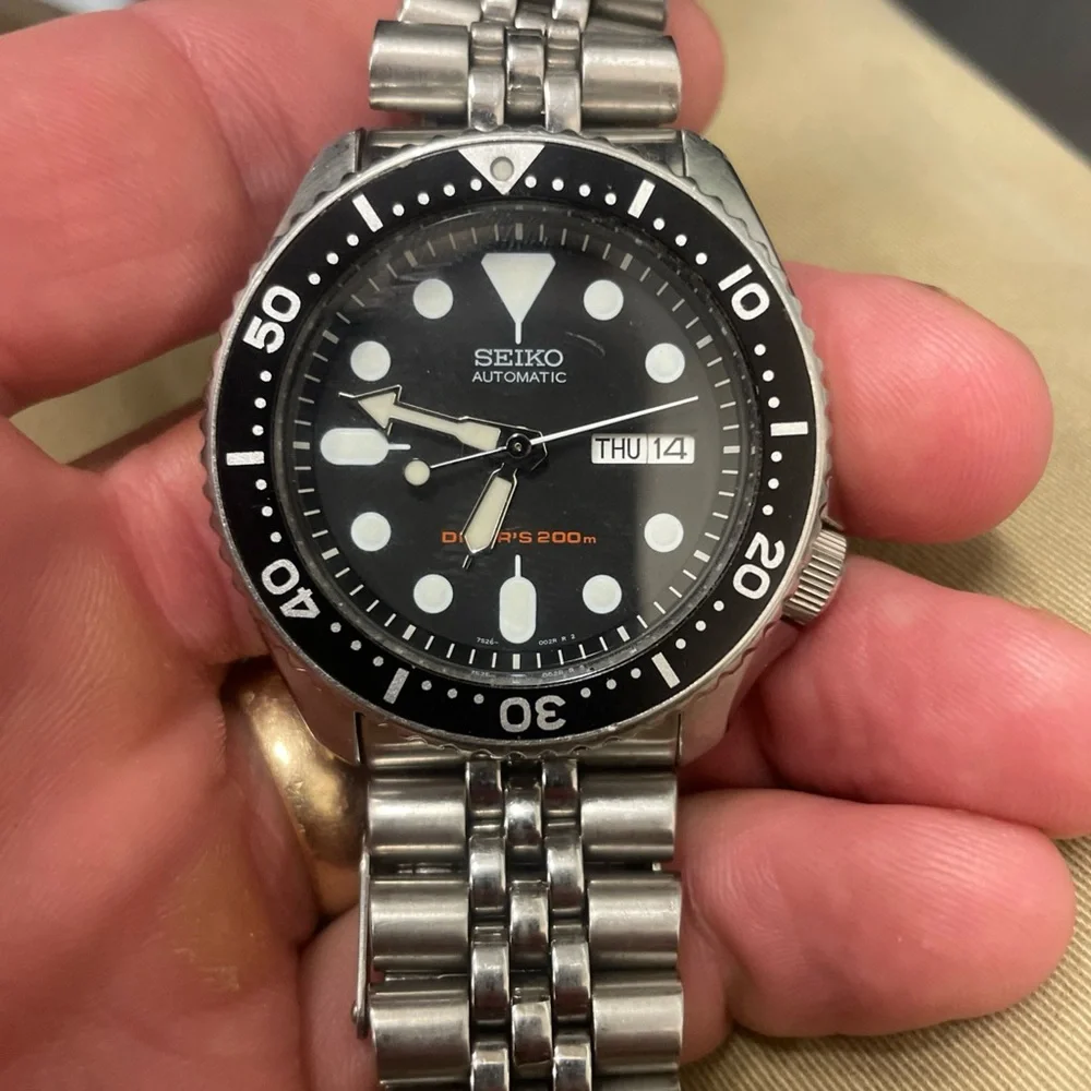 Seiko Black Dial Diver's Watch with Silver Bracelet - Picture 2 of 2